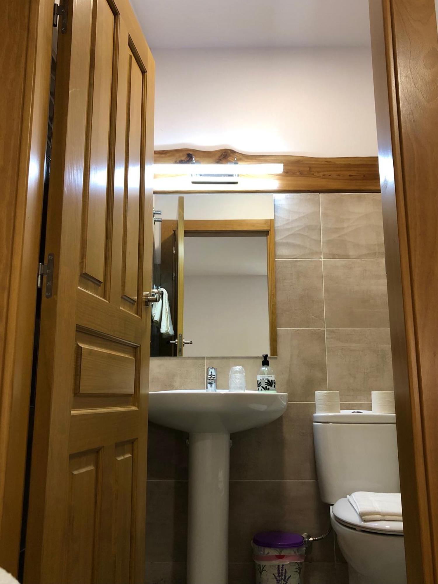 Twin Room Private Bathroom